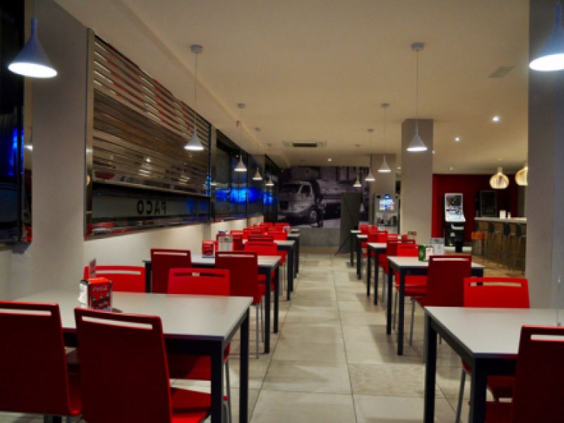 Mesas de la cafetería Mesas de la cafetería